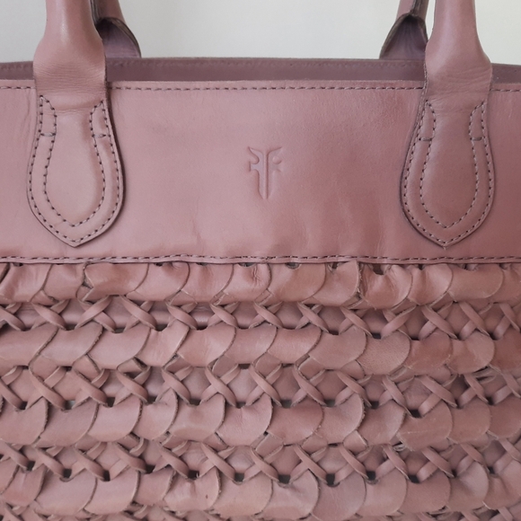 Rare FRYE Leather Woven Tote Shoulder Bag Satchel Taupe Basket Weave Boho - Picture 9 of 16